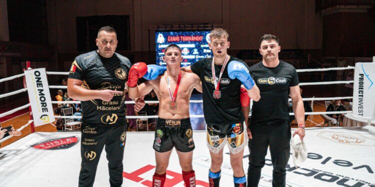 Sportivii BEST FIGHTER CLUB ORADEA, rezultate foarte bune la Grand Tournament 6 Satu Mare. Darius Barela a învins în lupta serii