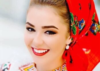 Vedeta de mică, profa de mate Dana Jurjut, în concertul caritabil de colinde  de la Filarmonica