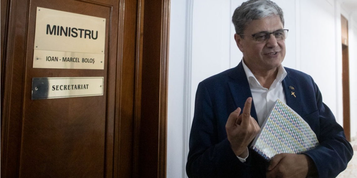 Noi modificări fiscale care intră în vigoare la 1 ianuarie 2025: e-Factura devine obligatorie și în relația cu consumatorii