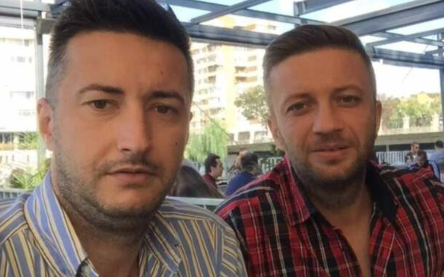 Polițistul Valentin Potre, judecat pentru trafic de influenţă, furt, şantaj, instigare la  fals în înscrisuri sub semnătură privată după ce fratele sau a intrat în casa unui om de afaceri de unde a luat:6.000 de lei, un colier, o brăţară şi un ceas