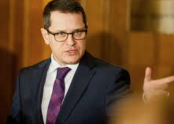 Orădeanul Eduard Hellvig, fost șef al SRI reînscris în PNL, anunță: „Nu candidez pentru nicio funcție”