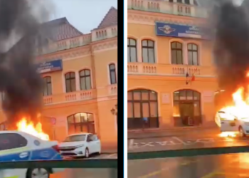 Taxi în flăcări în fata Gării din Oradea