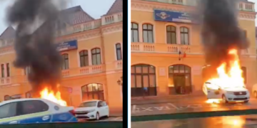 Taxi în flăcări în fata Gării din Oradea