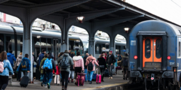 De mâine, biletele de tren se scumpesc. Intra în vigoare noul mers al trenurilor