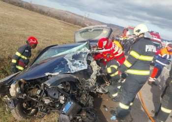 4 oameni, inclusiv un copil de 14 ani, implicați într-un grav accident din zona Astileu-Alesd