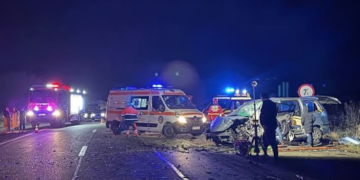 Patru autoturisme și un camion implicate într-un grav accident între Lugasu de Jos și Urvind