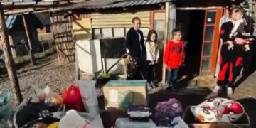 Moș Crăciun a venit cu mașini 4×4: Asociatia Prietenii Munților Off-Road au vizitat peste 60 de copii si 30 adulți