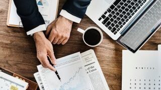 Elevii și studenții care lucrează vor fi scutiți de CASS