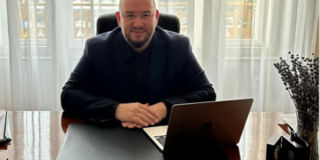 Silviu Dehelean se întoarce la prima dragoste: notariatul