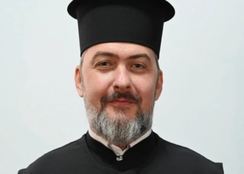 Noul Protopop al Oradiei e preotul alesdean Călin-Dănuț Ioniță. Numele fostului protopop e asociat cu dosarul în care se făceau dezvăluiri despre homosexualitatea din cadrul Bisericii