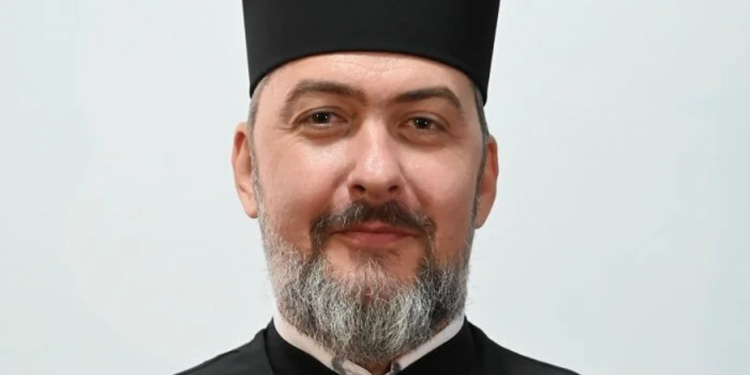 Noul Protopop al Oradiei e preotul alesdean Călin-Dănuț Ioniță. Numele fostului protopop e asociat cu dosarul în care se făceau dezvăluiri despre homosexualitatea din cadrul Bisericii