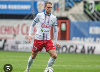 FC Bihor isi aduce un mijlocaș olandez