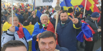 Sute de bihoreni la mitingul de 50.000 de oameni din capitala, „Mitingul pentru democraţie”