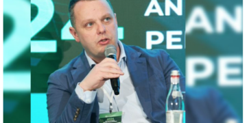 Orădenii care construiesc o gigafabrica de acumulatori de litiu