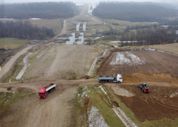Au început lucrările pe santierul abandonat de Bechtel.Vor fi relocate drumuri naționale, județene și comunale,utilitati