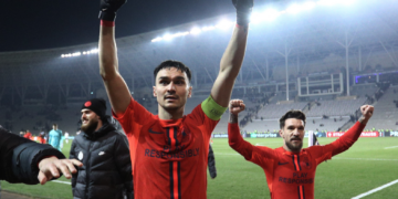 Ce fotbalist a dat Cociuba Mare. Adrian Șut, omul meciului în Europa League. Cu ochii în lacrimi :„Am reuşit să îl fac mândru încă o dată!”