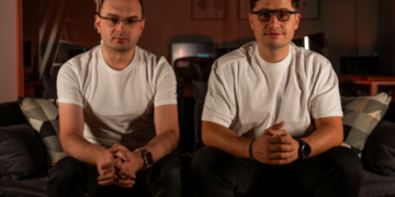 Cum au reușit orădenii Cosmin Pertz și Andrei Moga sa atraga 200.000 euro de la un investitor privat la 3 luni după ce și-au înființat un start up. Vor dezvolta prima camera de AI Video Analytics