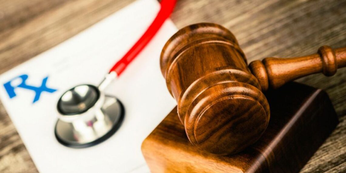 Înlocuirea măsurii obligării la tratament medical cu măsura internării medicale – conflict negativ de competență