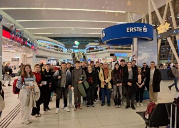 Eminescienii de la mate-info, intensiv informatica, exploreaza programarea realității virtuale intr-o companie IT din Malaga