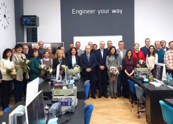 Laborator modernizat printr-un proiect de implicare comunitară la Departamentul de Electronică și Telecomunicații al Universității din Oradea