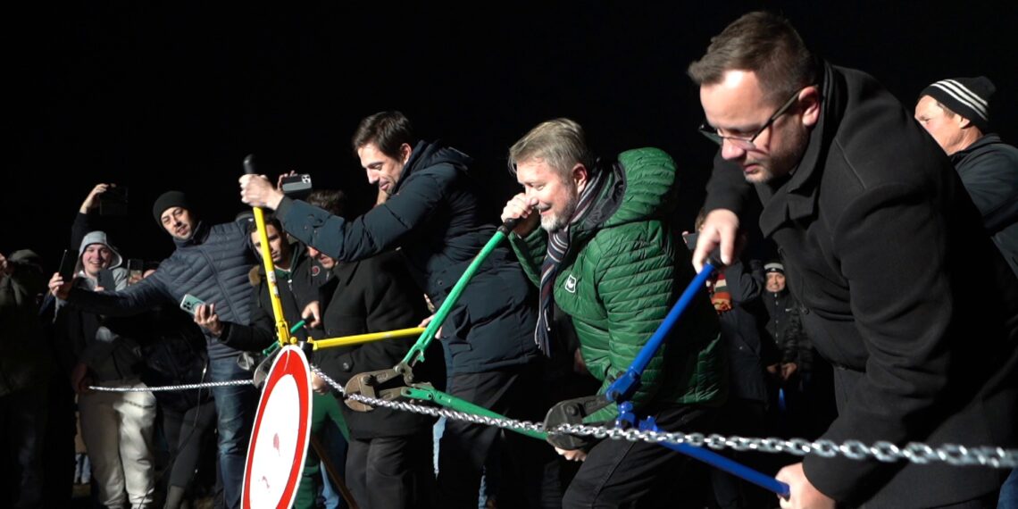 Sărbătoare în punctele de frontiera dintre România și Ungaria