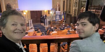 Studentul Filip Țuțu, mentorat de profesorul Simona Dzitac, bursa privata de studii de  la Hidroelectrica, ca recunoaștere a performanțelor sale deosebite