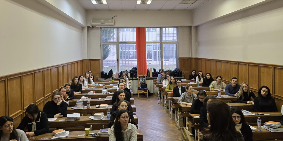 162 de judecători stagiari și 113 procurori stagiari susțin, începând de astăzi, examenul de capacitate
