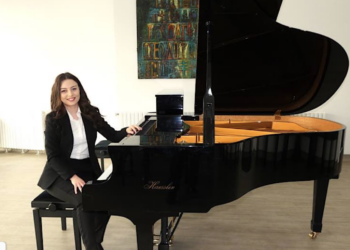 Povestea Manuelei Bumb, tânără care a absolvit Biologia, dar s-a întors la claviatura. Studenta-fenomen care in doua luni a adunat noua diplome la concursurile internaționale