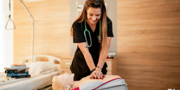 Cum i-a salvat viață unei doctorițe de la Urgente mama sa, un fost celebru parlamentar oradean. „Aveam 5 ani și am simțit ce înseamnă moartea pentru câteva fracțiuni de secundă”