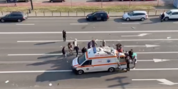 Accidentul din Cantemir.Șeful UPU, Hadrian Borcea a postat un filmuleț unde se aude cum asistenta urla de durere cand ambulanta este repusa pe roti