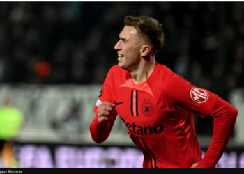 Fostul golgheter a lui FC Bihor, de la tânărul care în urma cu opt luni se antrena singur prin parcuri, pentru ca nu era creditat sa faca macar parte din lotul de jucatori, la eroul național după ce a adus victoria FCSB i meciul cu PAOK