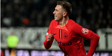 Fostul golgheter a lui FC Bihor, de la tânărul care în urma cu opt luni se antrena singur prin parcuri, pentru ca nu era creditat sa faca macar parte din lotul de jucatori, la eroul național după ce a adus victoria FCSB i meciul cu PAOK