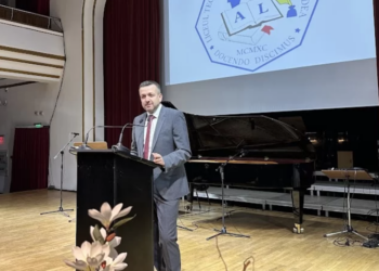 Primarul Birta s-a întors în banca, la Lazar: „Vă spun sincer, am o vagă senzație că am uitat să-mi fac tema. Noroc că azi nu mă ascultă nimeni!”. Mesaj din partea președintei Parlamentului European