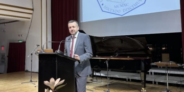 Primarul Birta s-a întors în banca, la Lazar: „Vă spun sincer, am o vagă senzație că am uitat să-mi fac tema. Noroc că azi nu mă ascultă nimeni!”. Mesaj din partea președintei Parlamentului European