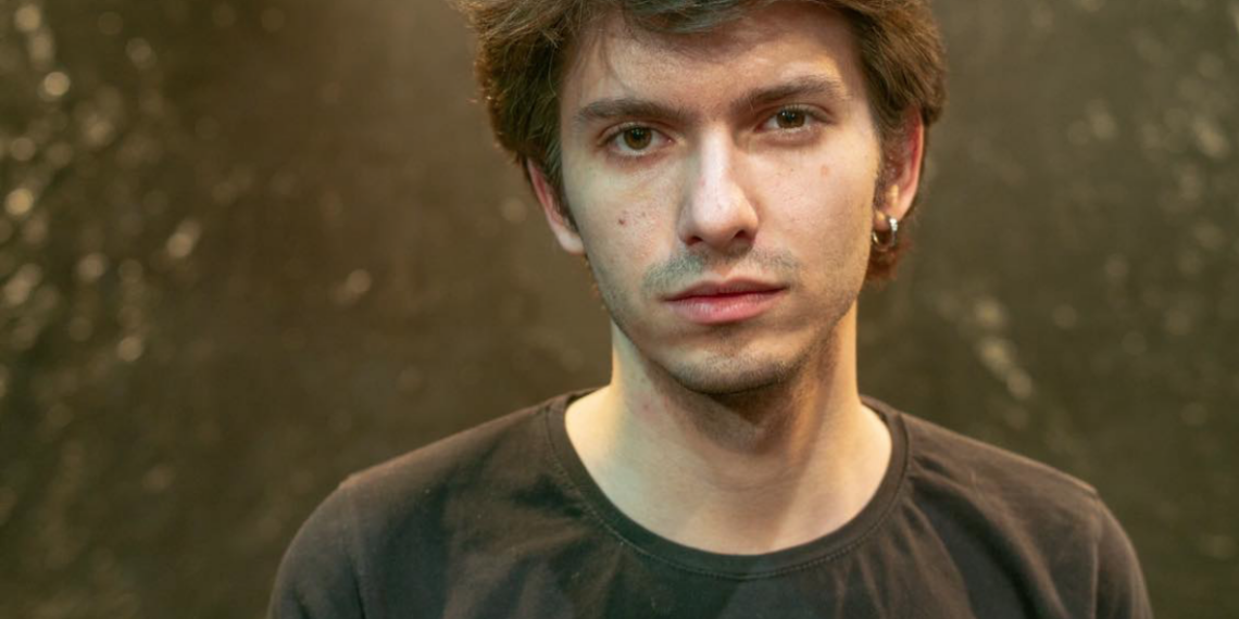  Alex Ianasi, regizorul care a debutat cu  „Elif și Ploaia” la Oradea, nominalizat  pentru premiile Galei UNITER 2025 la „Cel mai bun debut”