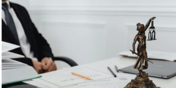 Notari-digitali. Vor putea legaliza documente și în variantă digitală care să aibă aceeași valoare ca și documentele pe hârtie. Ce acte vor fi legalizate electronic