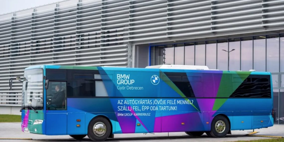 BMW construieşte lângă Oradea o uzină auto completă. Face angajări şi va începe în acest an producţia de serie a modelului electric SUV Neue Klasse