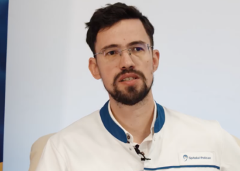 Doctorul orădean Răzvan Zdrehus,  7 ore în operația unei  doamne cu multiple comorbidități și adenocarcinom. „După 24 de ore, am reușit să mă plimb și am părăsit secția ATI, după trei zile, la externare starea mea de sănătate fiind foarte bună”