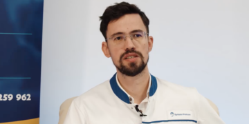 Doctorul orădean Răzvan Zdrehus,  7 ore în operația unei  doamne cu multiple comorbidități și adenocarcinom. „După 24 de ore, am reușit să mă plimb și am părăsit secția ATI, după trei zile, la externare starea mea de sănătate fiind foarte bună”