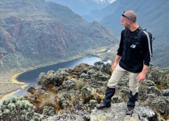 Profesorul alesdean Adrian Kosa, de pe Mont Blanc pe Muntele Lunii. Pe Varful Margherita, al treilea ca inaltime din Africa