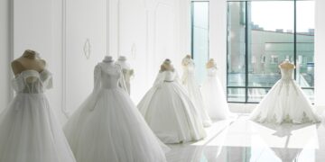 Inspectorii ANAF Bihor au confiscat 423 rochii de mireasa și de gala