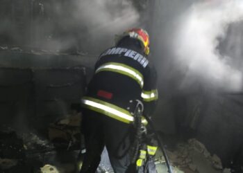Băiat de 16 ani din Salonta, arsuri după ce a încercat sa stingă un incendiu