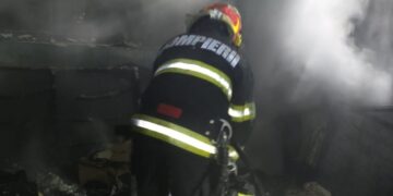 Băiat de 16 ani din Salonta, arsuri după ce a încercat sa stingă un incendiu