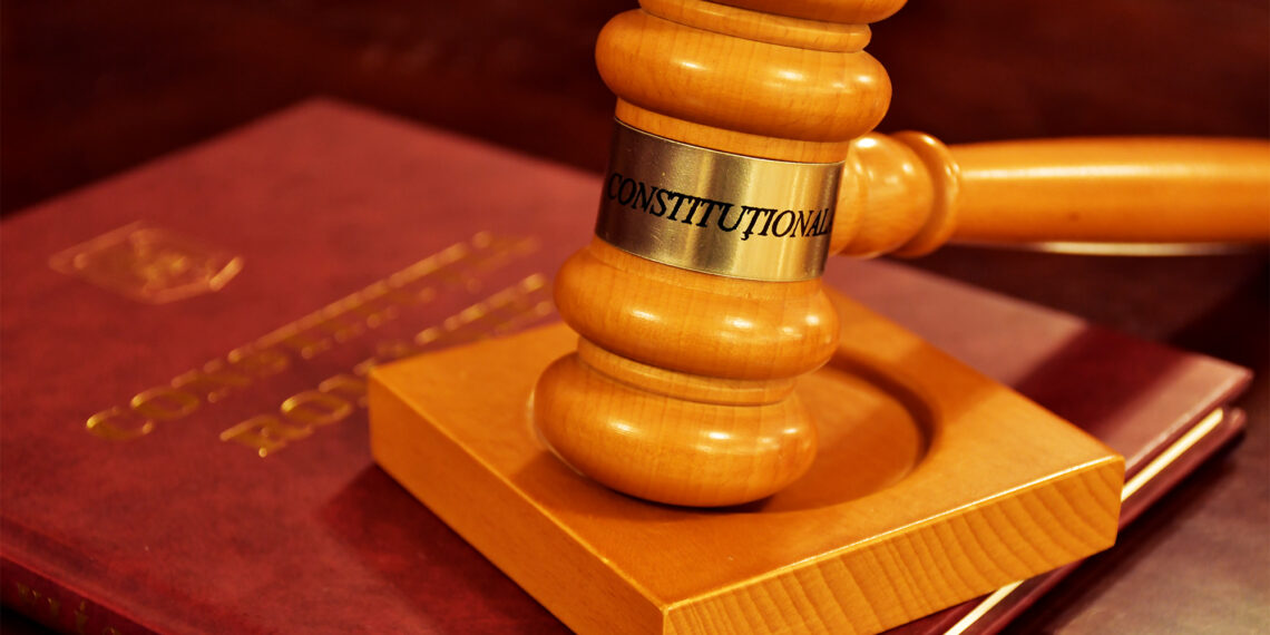 Excepție de neconstituționalitate admisă cu impact semnificativ asupra răspunderii penale: CCR clarifică limitele interpretării sintagmei „care ar face-o incompatibilă cu exercitarea funcţiei publice”