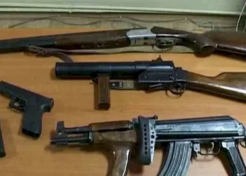 Judecătoria Beiuș a dispus condamnarea în cazul unui inculpat acuzat de deținerea ilegală de arme  