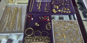 Bijuterii din aur de peste 1,7 milioane lei, confiscate în Bihor într-un dosar de vânzare de produse contrafăcute