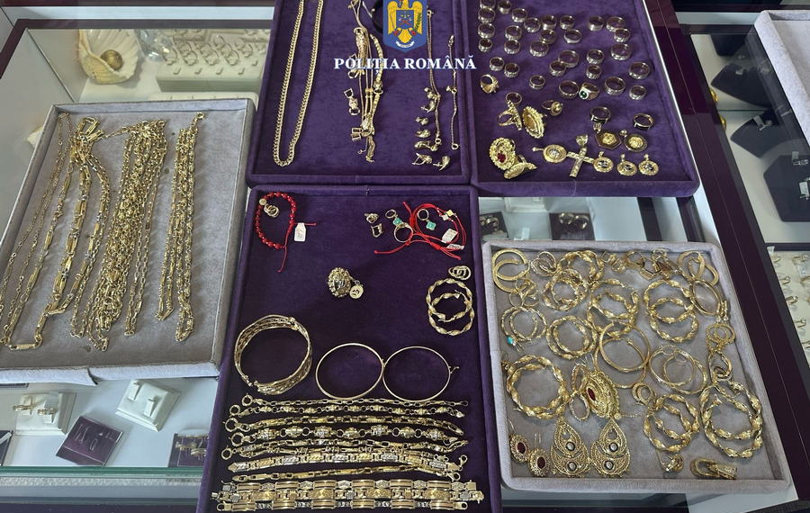 Bijuterii din aur de peste 1,7 milioane lei, confiscate în Bihor într-un dosar de vânzare de produse contrafăcute