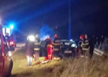 Accident grav în Oradea: tânăr de 22 de ani transportat la spital