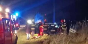 Accident grav în Oradea: tânăr de 22 de ani transportat la spital
