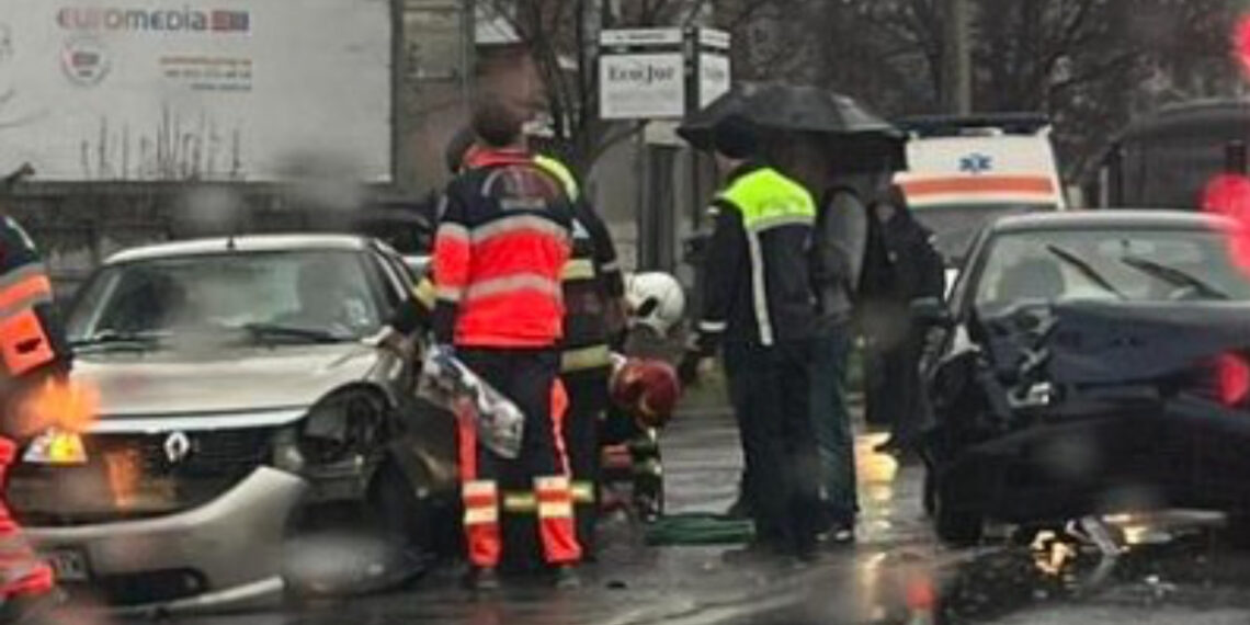 O persoană încarcerată după un accident pe Bulevardul Ștefan cel Mare